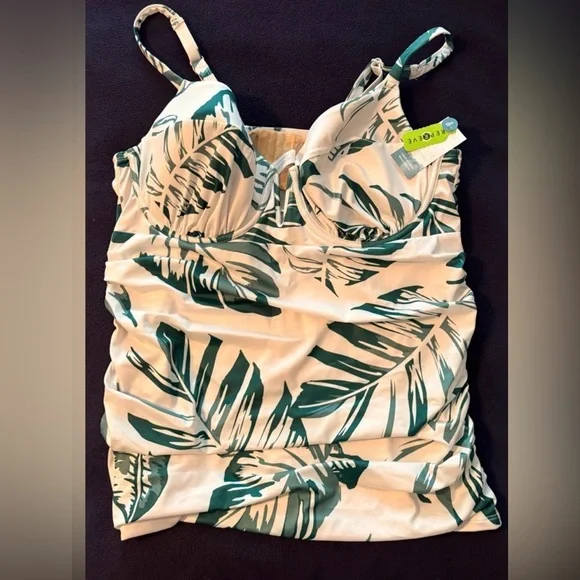 TOP ONLY. Cacique Tropical Leaf Print Women's Swimsuit Top. 42DD - Picture 2 of 4